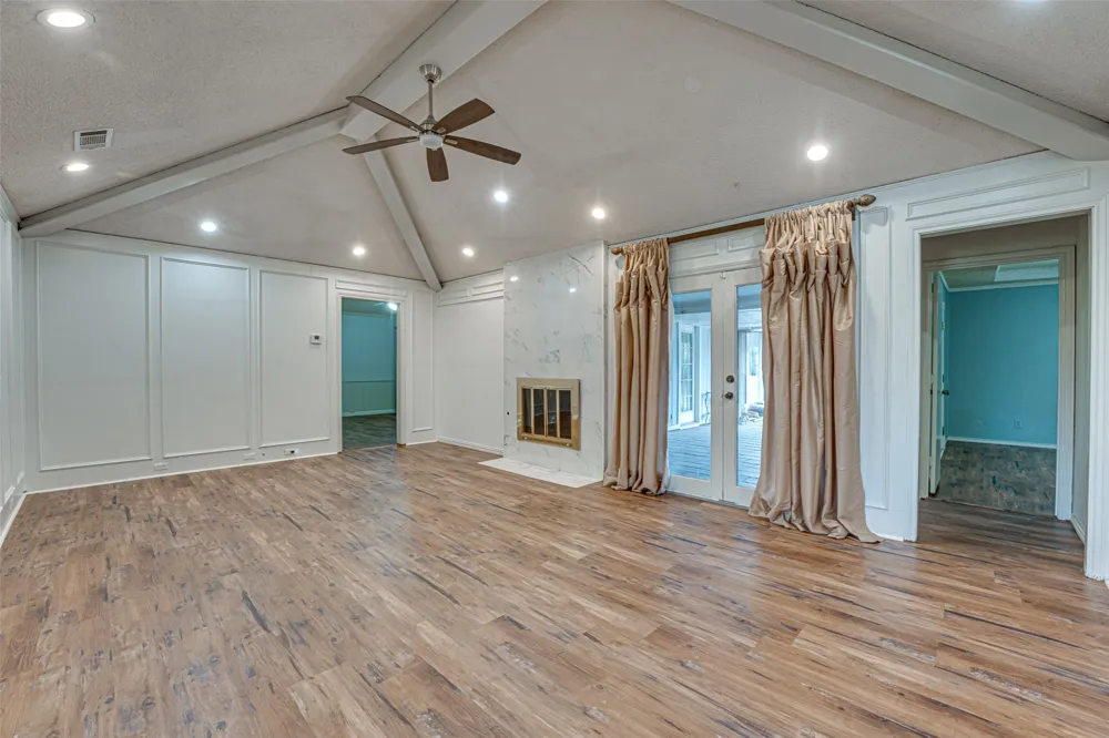 917 Meadowgate Drive Garland, TX 75040