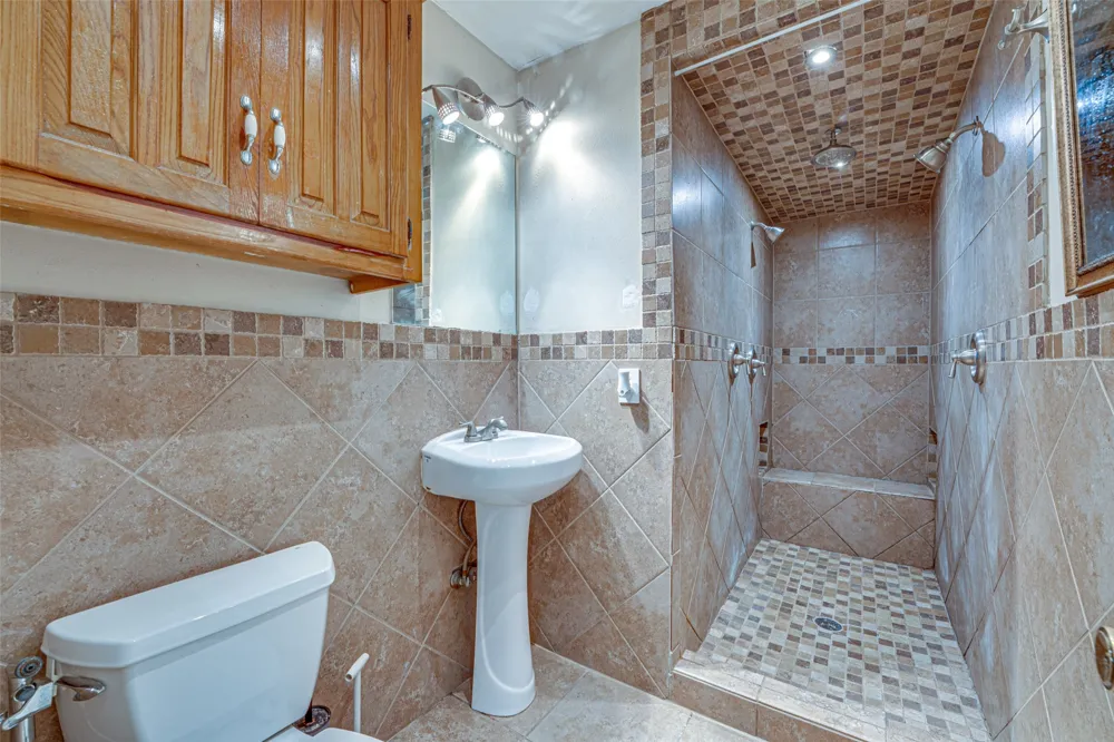 917 Meadowgate Drive Garland, TX 75040