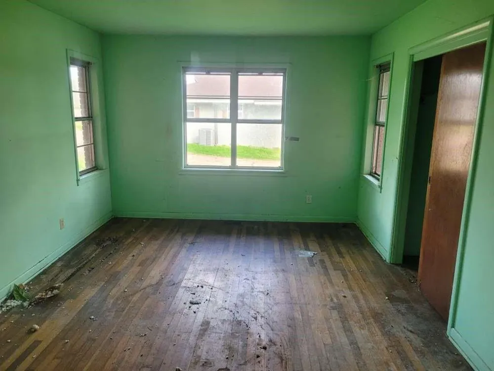 806 E First Hughes Springs, TX 75656