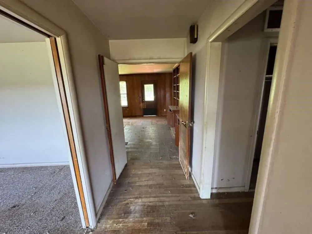 806 E First Hughes Springs, TX 75656
