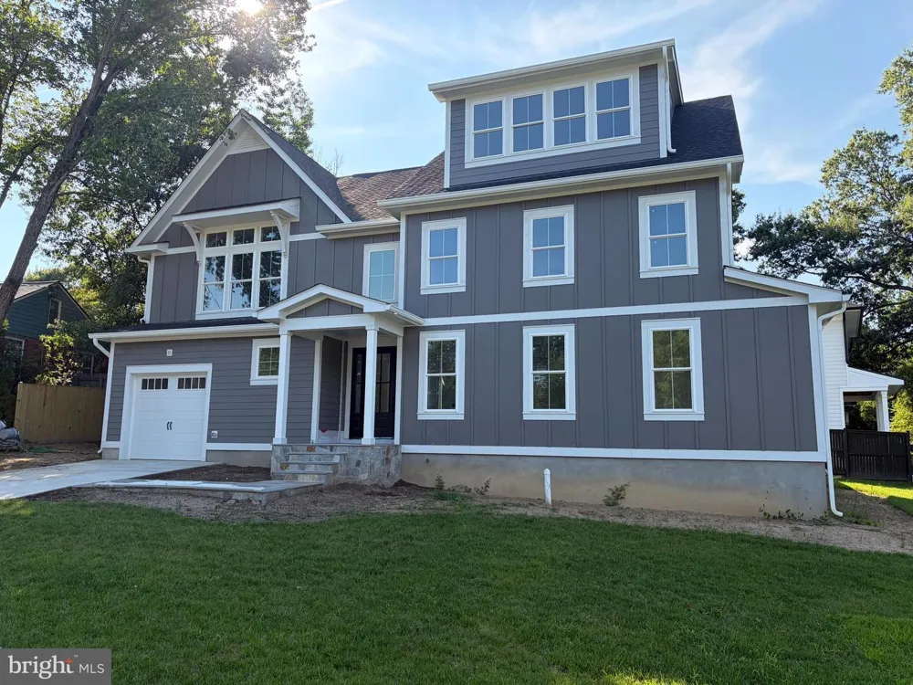 8100 WINGFIELD PLACE Alexandria, VA 22308