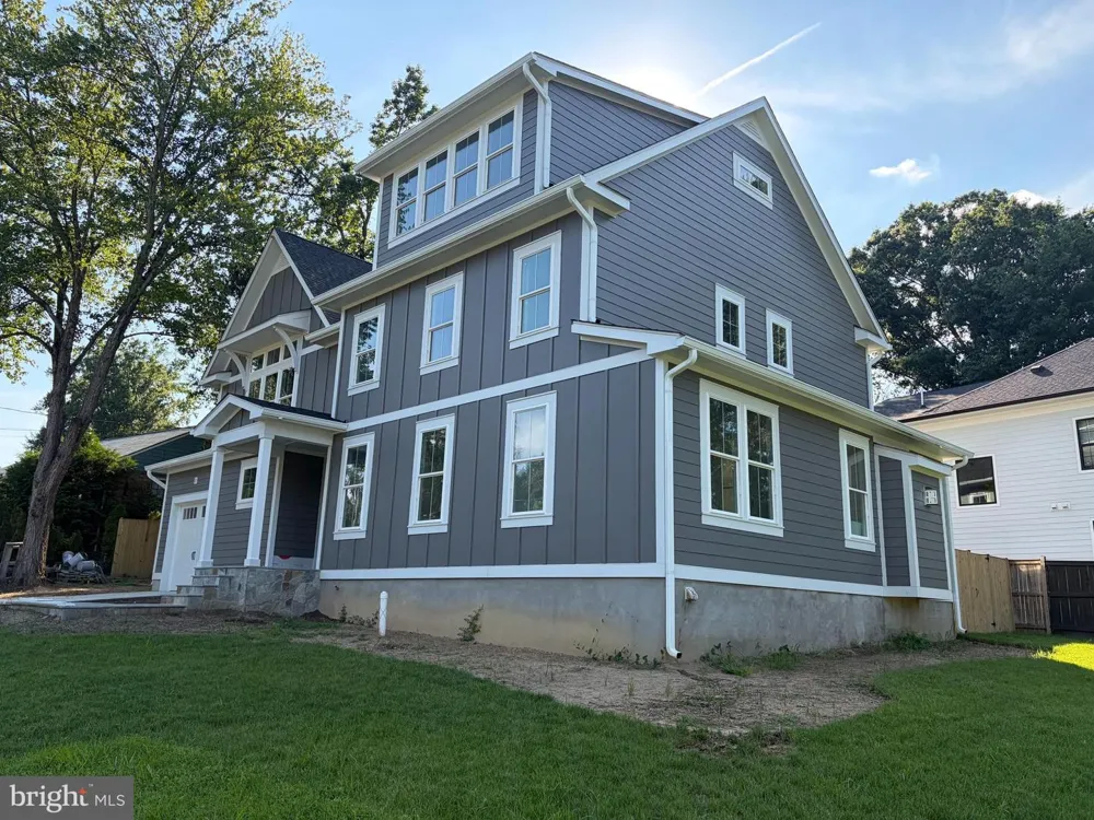 8100 WINGFIELD PLACE Alexandria, VA 22308
