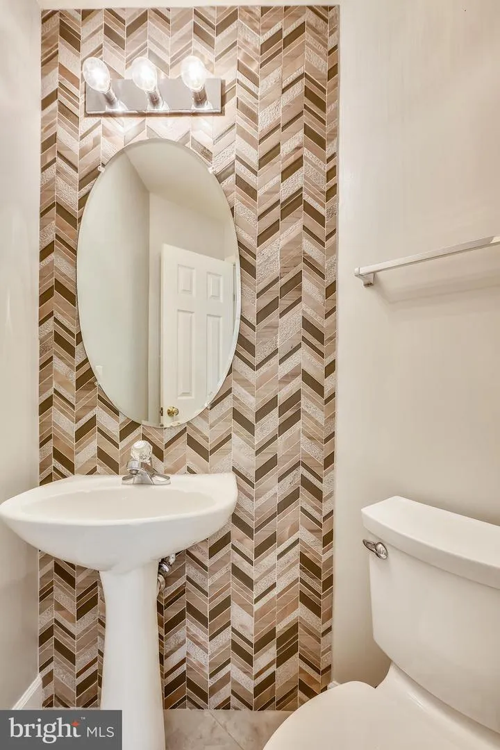 20606 DUCK POND PLACE #5-504 Germantown, MD 20874