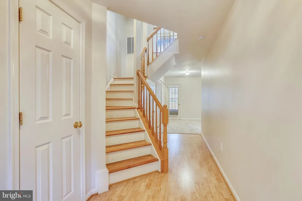 20606 DUCK POND PLACE #5-504 Germantown, MD 20874