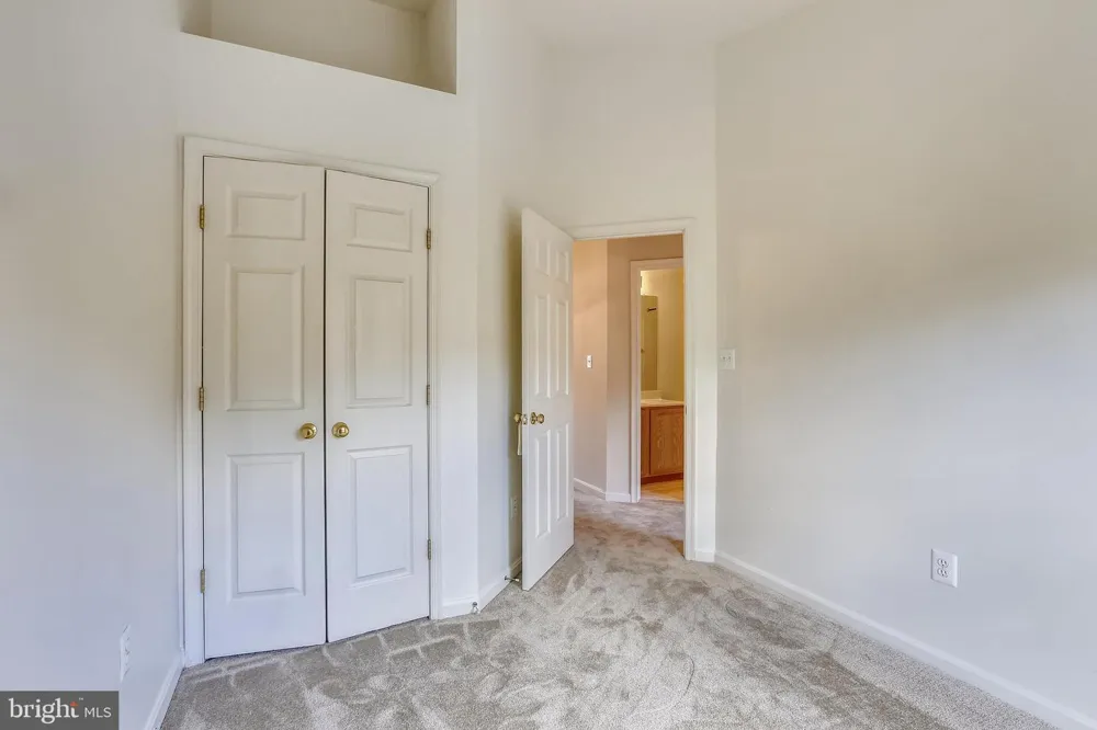 20606 DUCK POND PLACE #5-504 Germantown, MD 20874