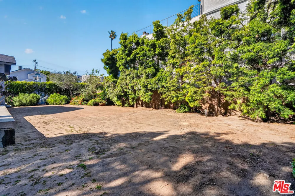 410 Linnie Canal Venice, CA 90291