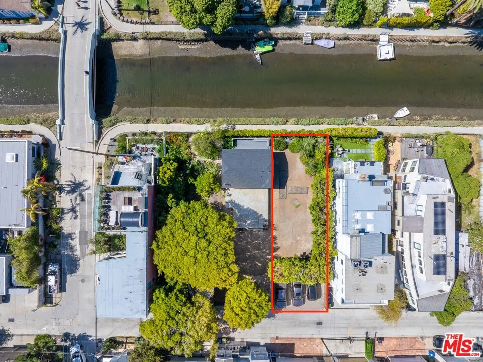 410 Linnie Canal Venice, CA 90291