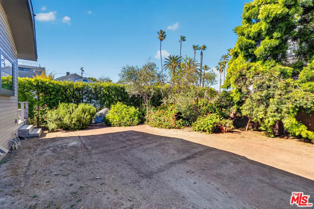 410 Linnie Canal Venice, CA 90291