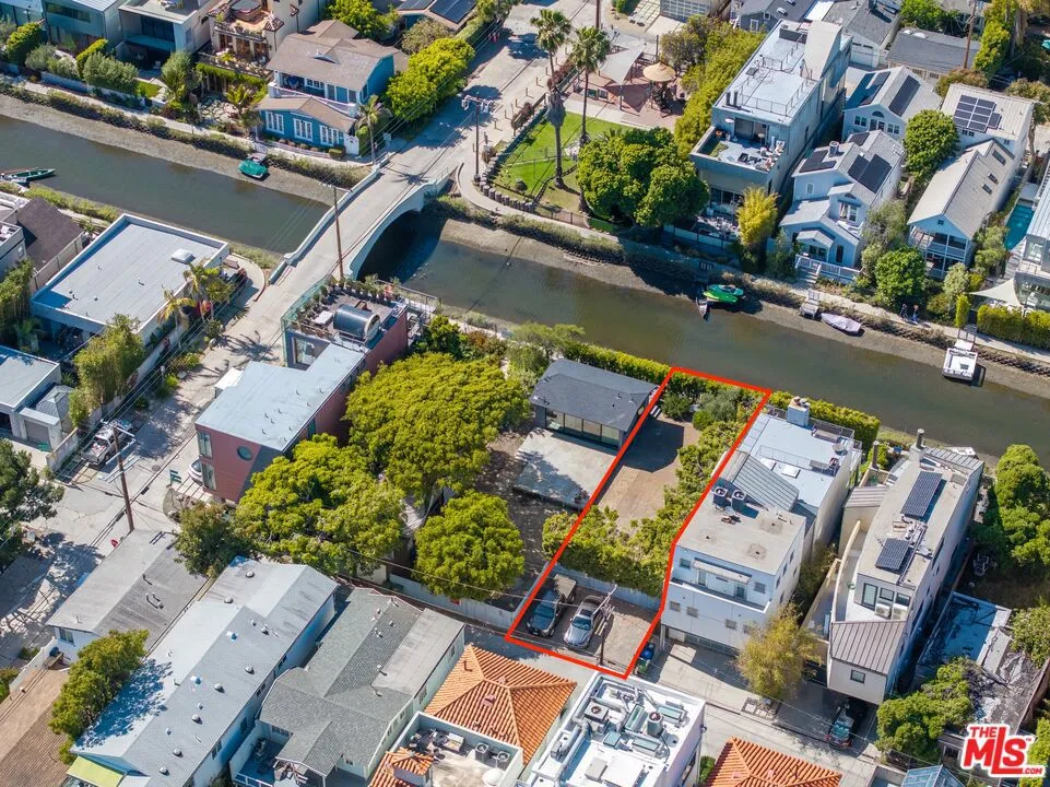 410 Linnie Canal Venice, CA 90291