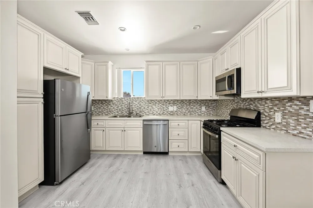 57 Baldwin Avenue #B Sierra Madre, CA 91024