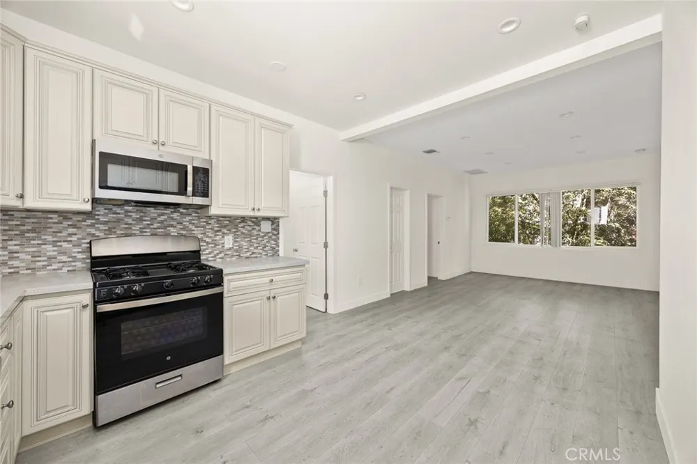 57 Baldwin Avenue #B Sierra Madre, CA 91024