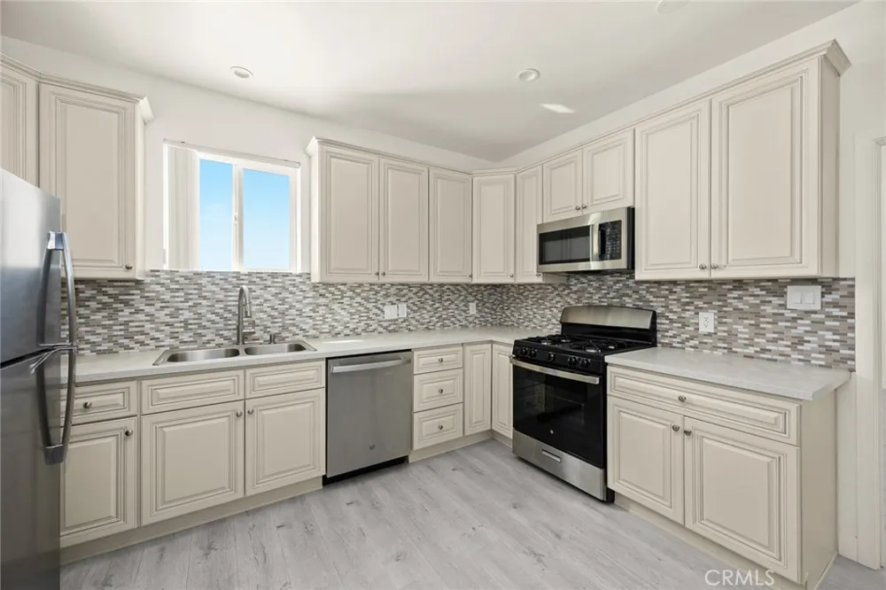 57 Baldwin Avenue #B Sierra Madre, CA 91024