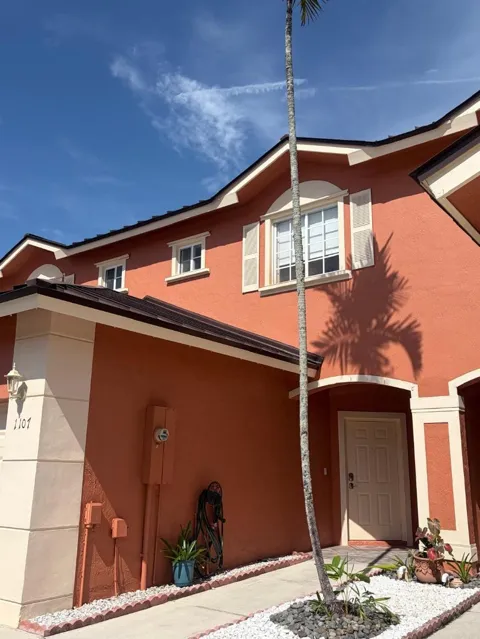 1107 NW 100th Avenue