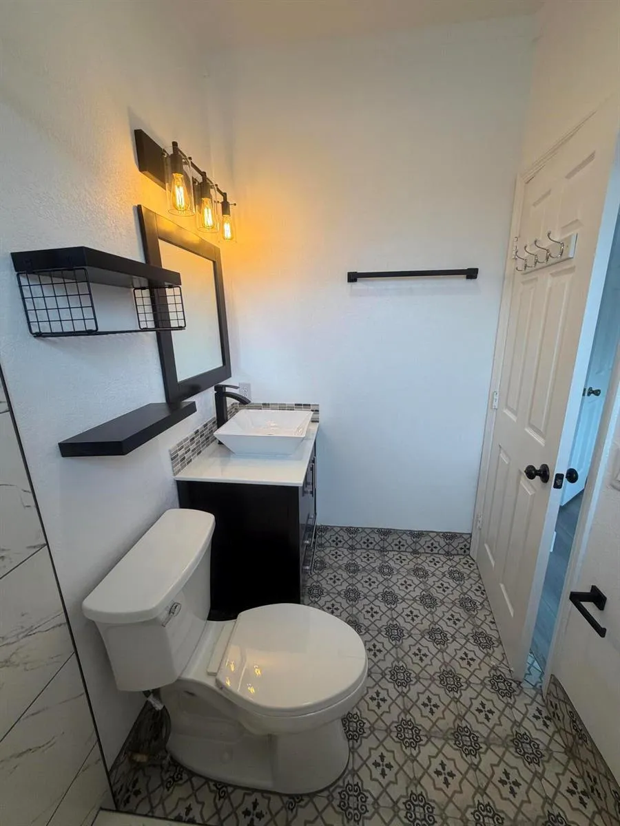 1107 NW 100th Avenue Pembroke Pines, FL 33024