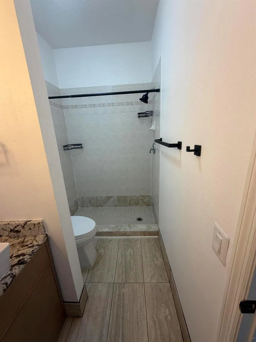 1107 NW 100th Avenue Pembroke Pines, FL 33024