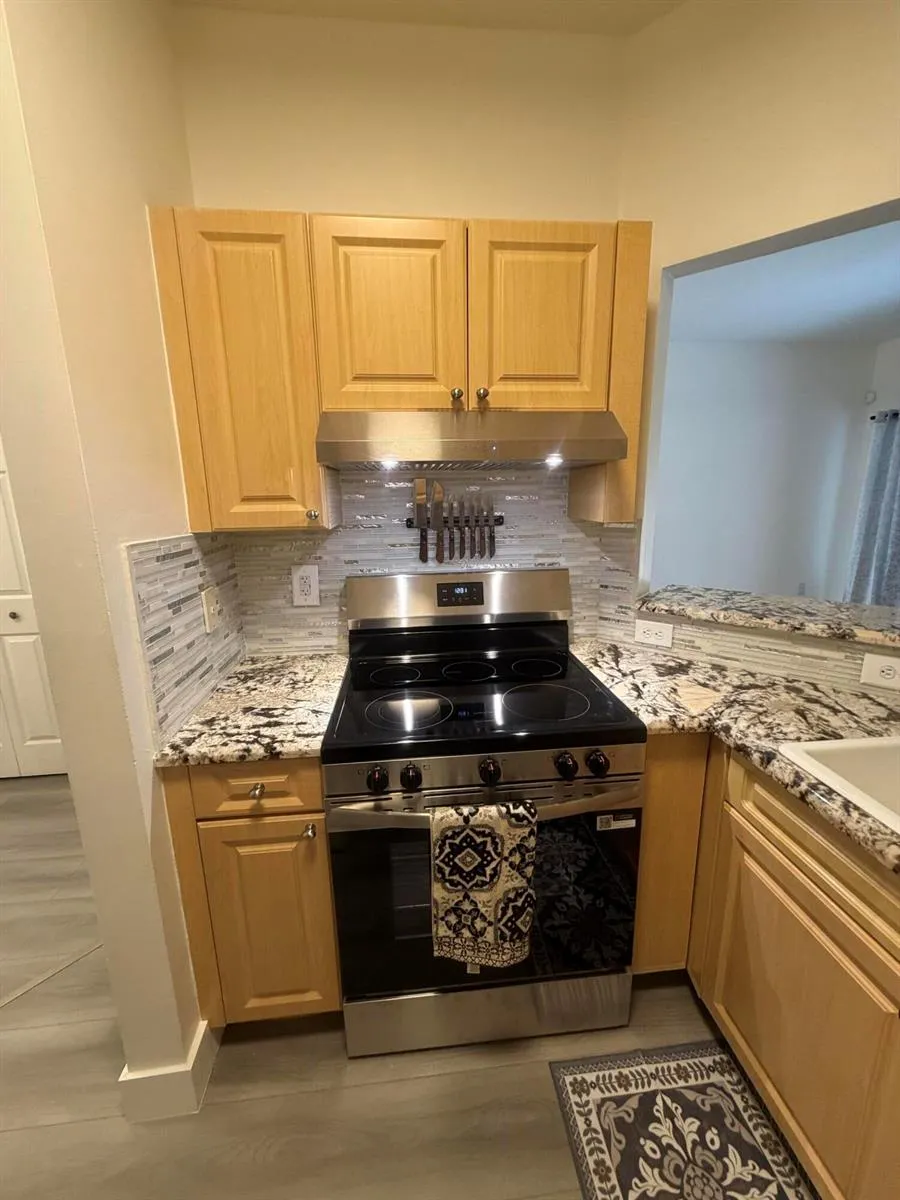 1107 NW 100th Avenue Pembroke Pines, FL 33024