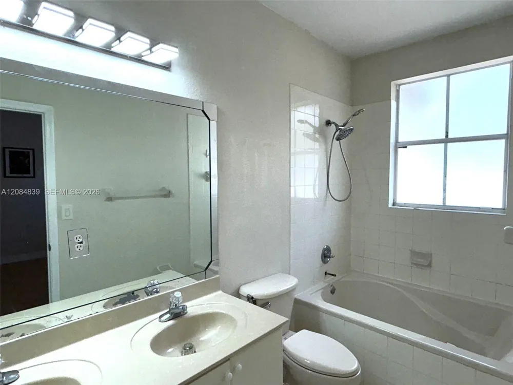 11501 NW 77th St #0 Doral, FL 33178