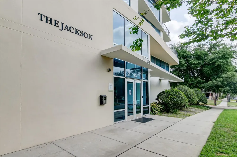 525 E JACKSON STREET #704 Orlando, FL 32801