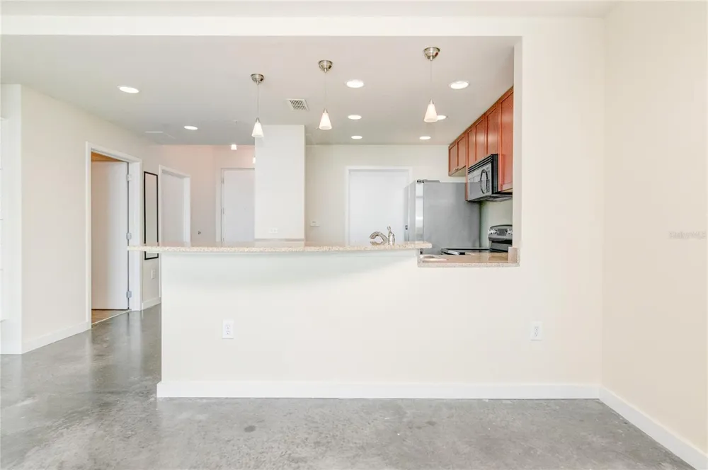 525 E JACKSON STREET #704 Orlando, FL 32801