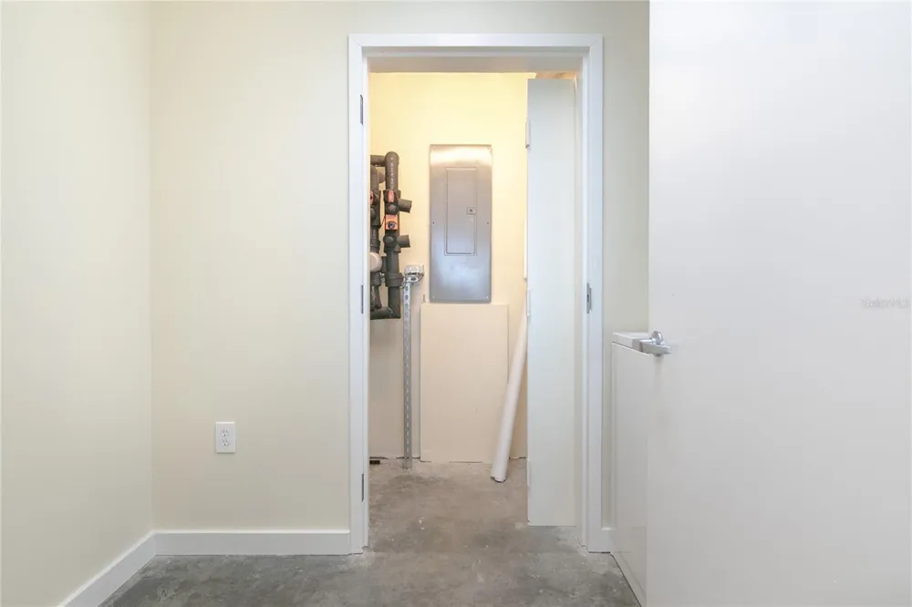 525 E JACKSON STREET #704 Orlando, FL 32801