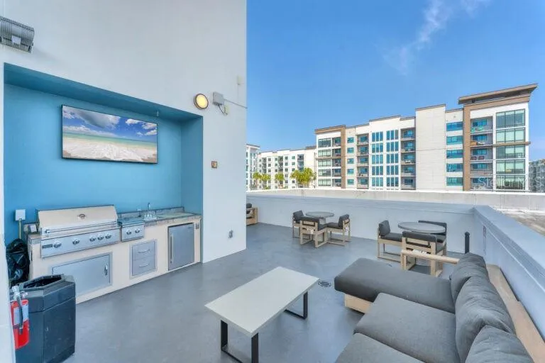 525 E JACKSON STREET #704 Orlando, FL 32801