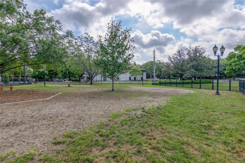 525 E JACKSON STREET #704 Orlando, FL 32801