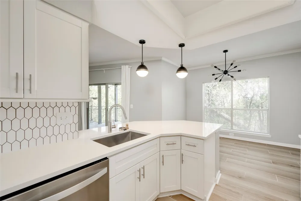 6000 Shepherd Mountain Cove #601 Austin, TX 78730