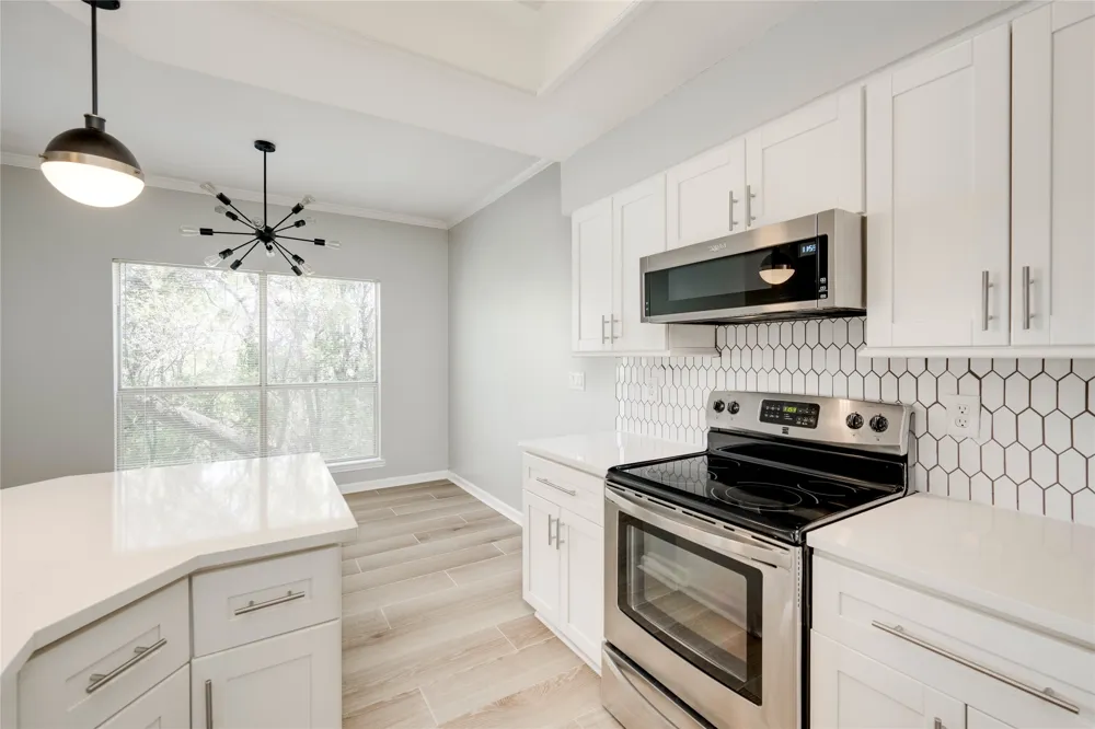 6000 Shepherd Mountain Cove #601 Austin, TX 78730