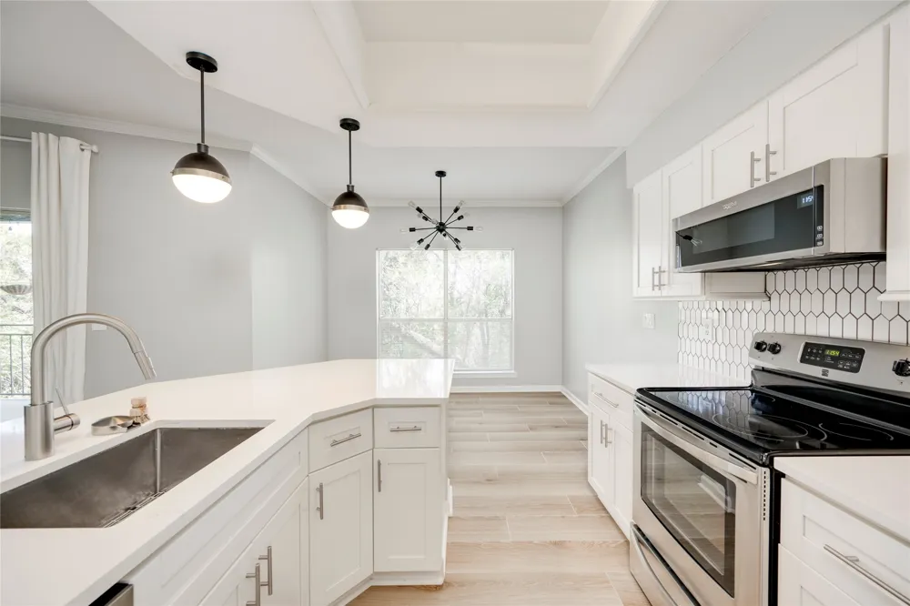 6000 Shepherd Mountain Cove #601 Austin, TX 78730