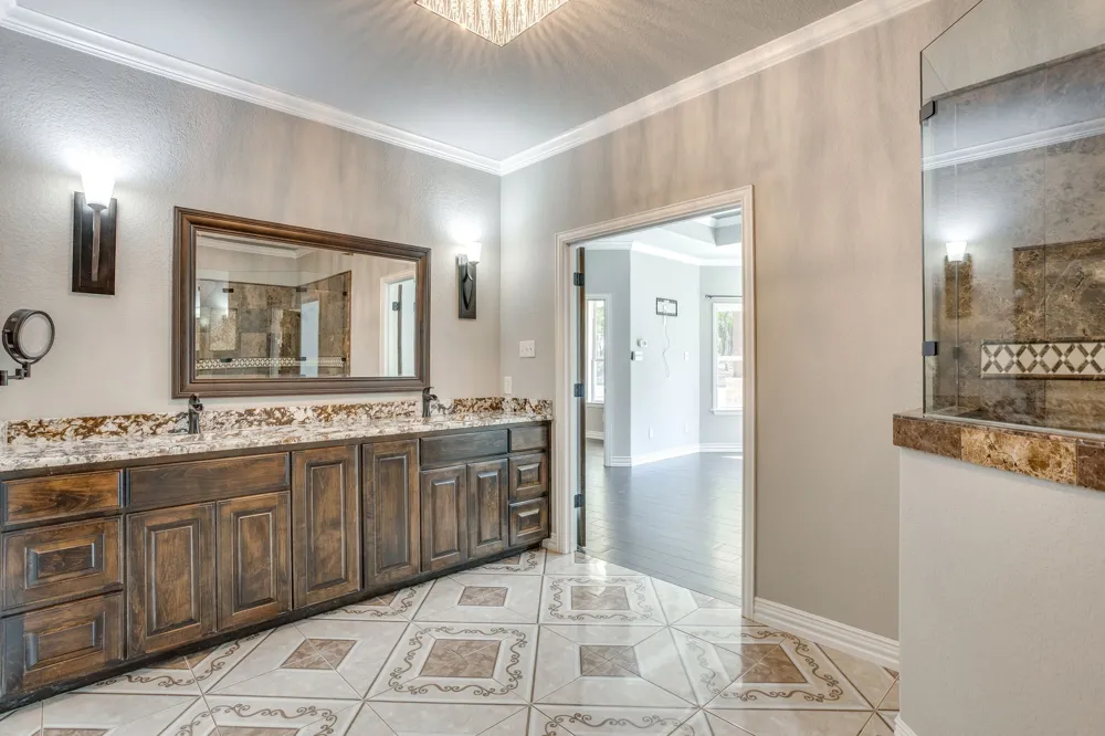 Address Not Shown Springtown, TX 76082