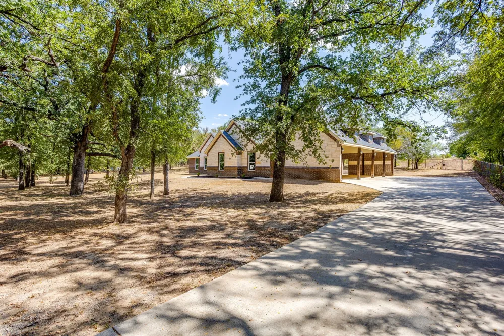 Address Not Shown Springtown, TX 76082