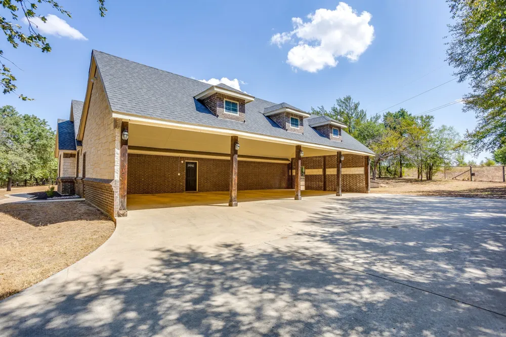 Address Not Shown Springtown, TX 76082