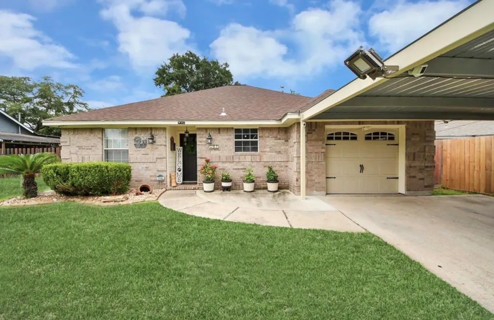 702 Ruth Street Baytown, TX 77520