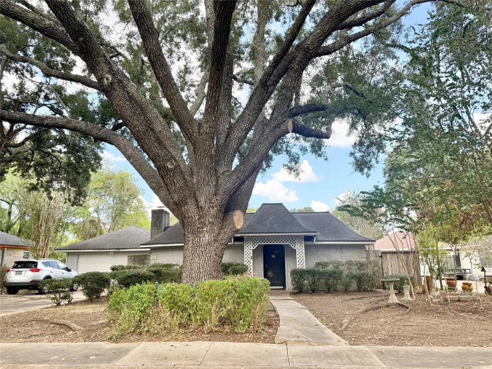 606 Fairway Drive Richmond, TX 77469