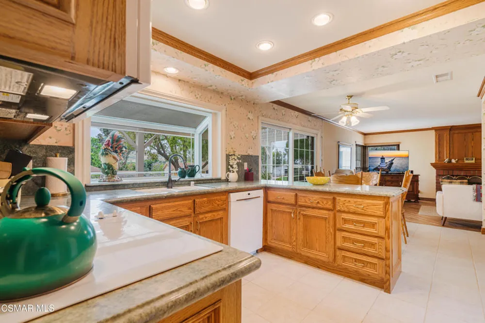 351 Buckboard Circle Simi Valley, CA 93065
