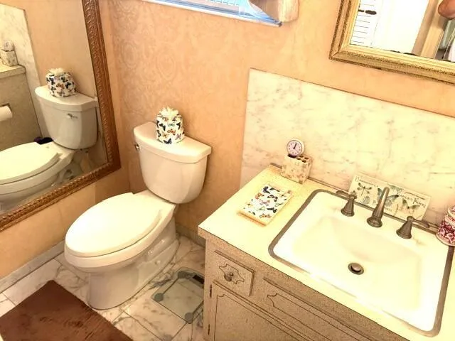 41 SW 5TH STREET Dania Beach, FL 33004