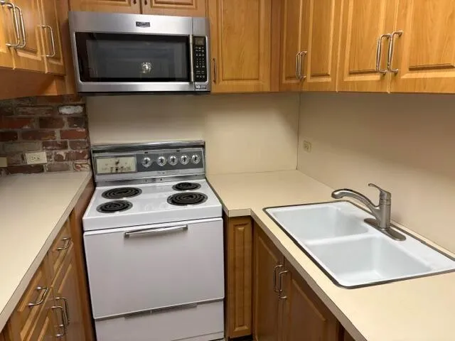 41 SW 5TH STREET Dania Beach, FL 33004