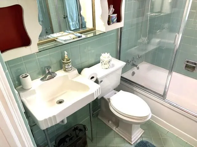 41 SW 5TH STREET Dania Beach, FL 33004