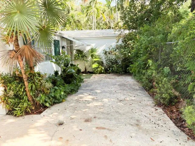 41 SW 5TH STREET Dania Beach, FL 33004