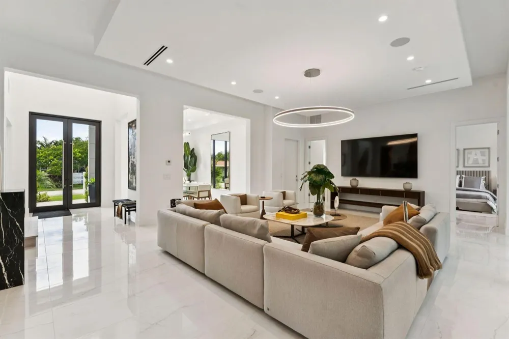 289 NW 11th Street Boca Raton, FL 33432