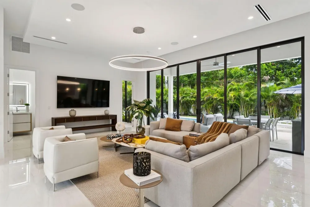 289 NW 11th Street Boca Raton, FL 33432