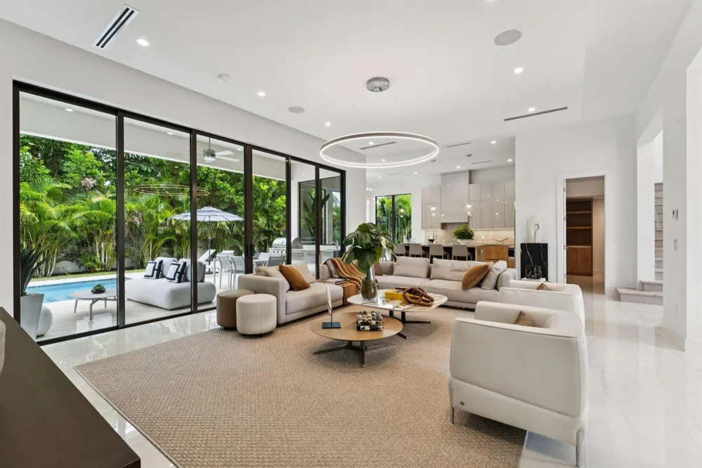 289 NW 11th Street Boca Raton, FL 33432