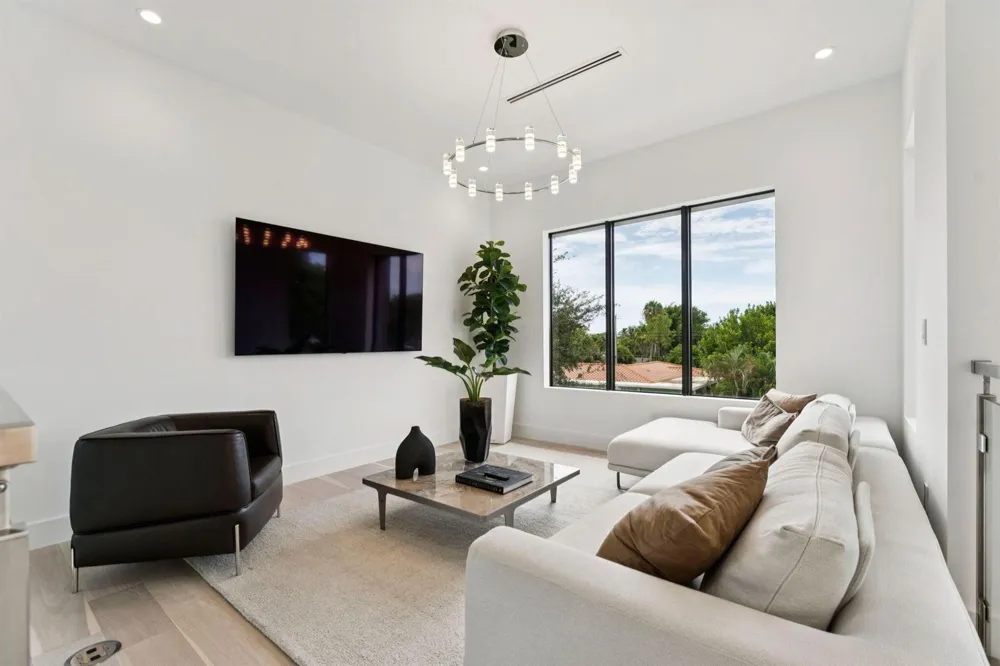 289 NW 11th Street Boca Raton, FL 33432