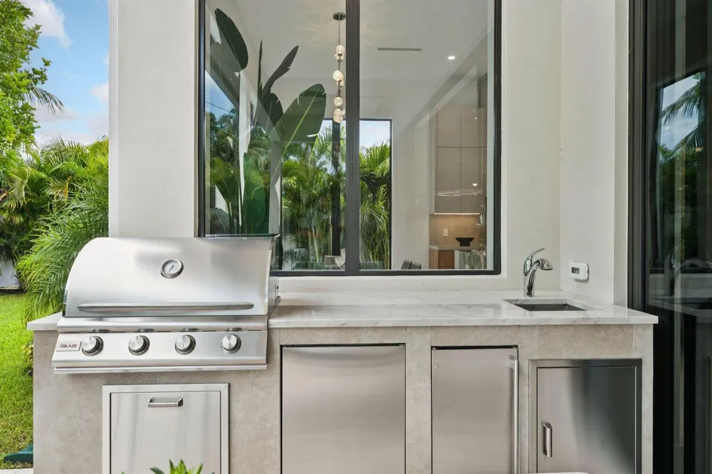 289 NW 11th Street Boca Raton, FL 33432