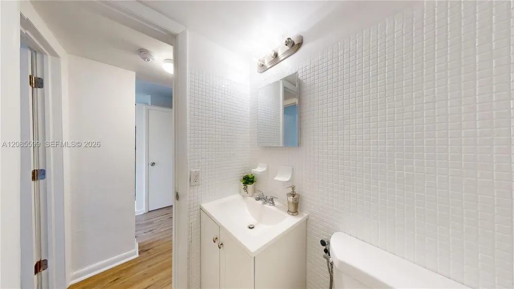 444 SW 27th Ave #32 Miami, FL 33135