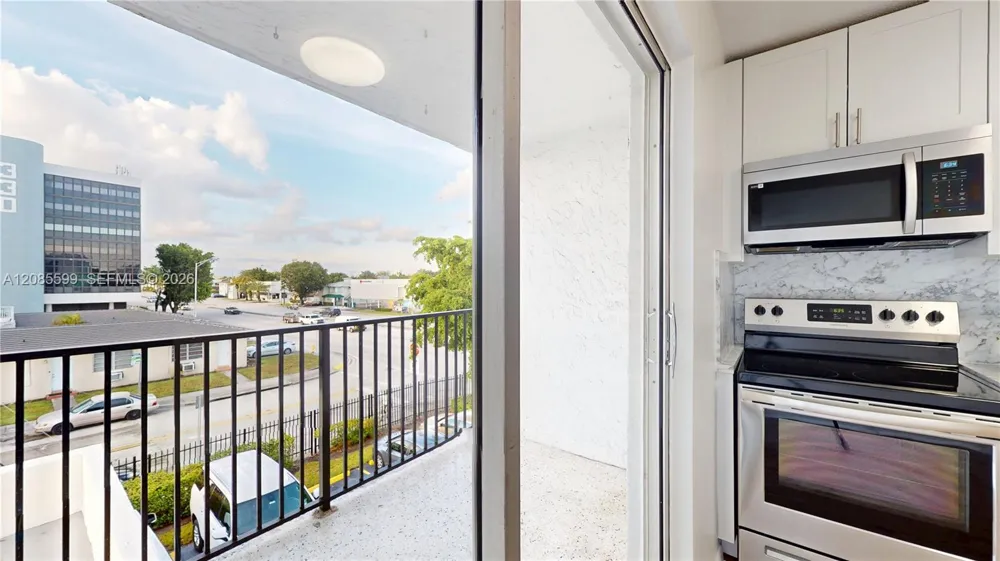 444 SW 27th Ave #32 Miami, FL 33135