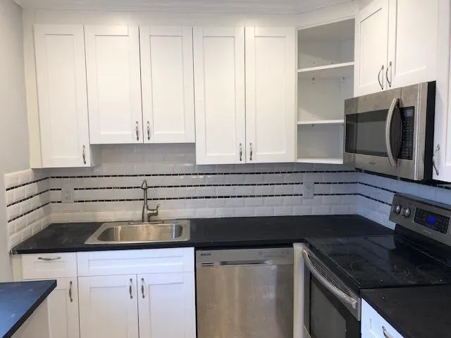368 Brittany Avenue Delray Beach, FL 33446