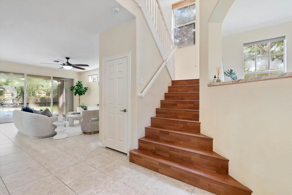 8501 PORTOBELLO LANE Palm Beach Gardens, FL 33418