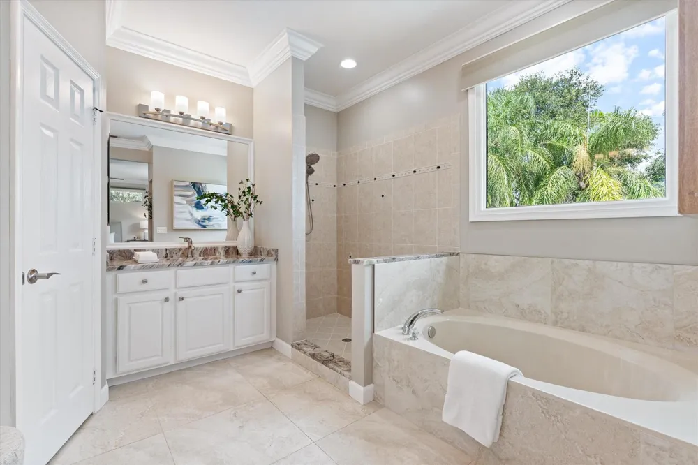 8501 PORTOBELLO LANE Palm Beach Gardens, FL 33418