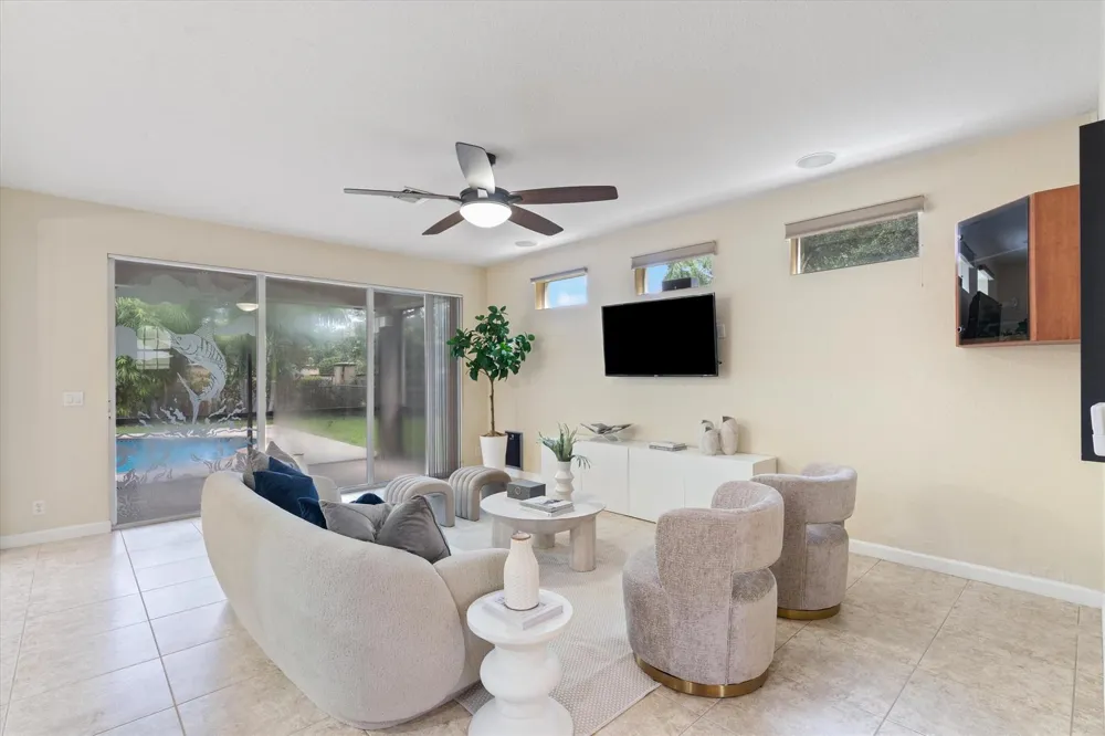 8501 PORTOBELLO LANE Palm Beach Gardens, FL 33418